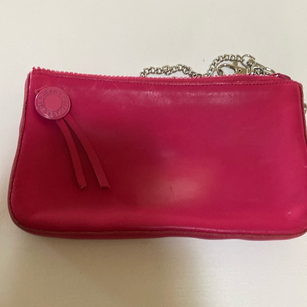 Small pink gap clutch